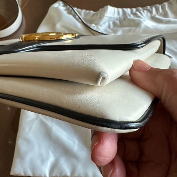 Gucci crossbody handbag with two compartments inside - Picture 5 of 8